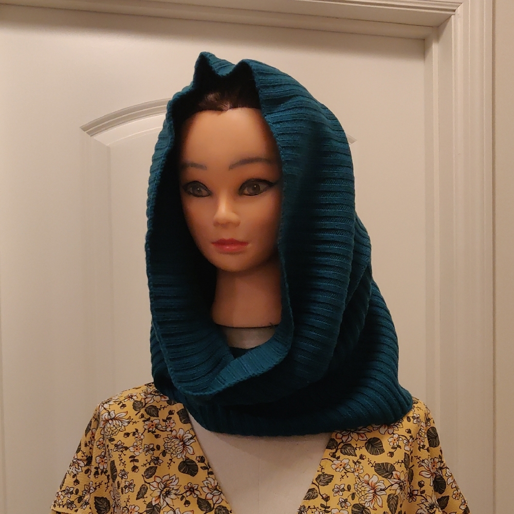 Portolano 100% Italian Merino Wool Teal  ribbed Loop Hood Scarf Cowl  Snood Y2K